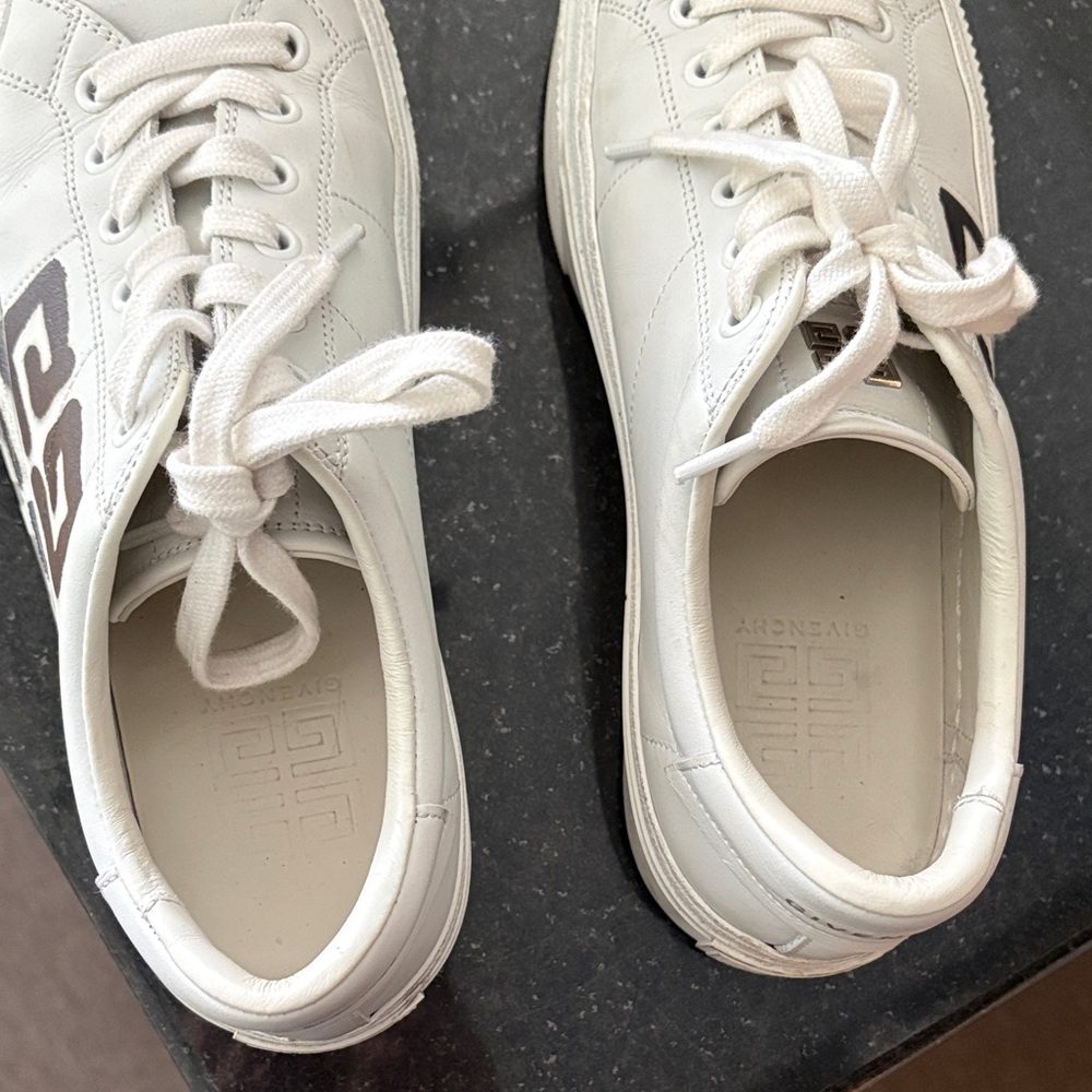 Givenchy Sneakers - Picture 5 of 16